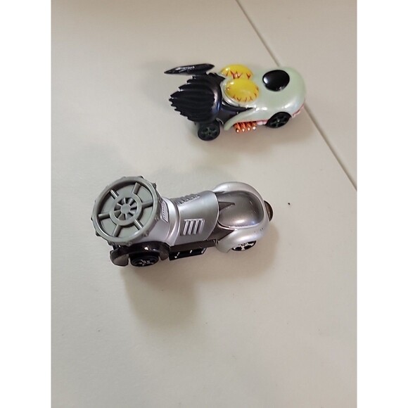 Disney Racers Diecast Runaway Brain Mickey Mouse & Steamboat - Picture 6 of 7